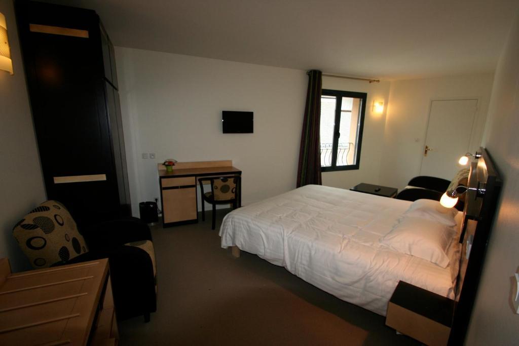 Logis Hotel Restaurant Auberge De La Xaintrie Saint-Privat  Ruang foto