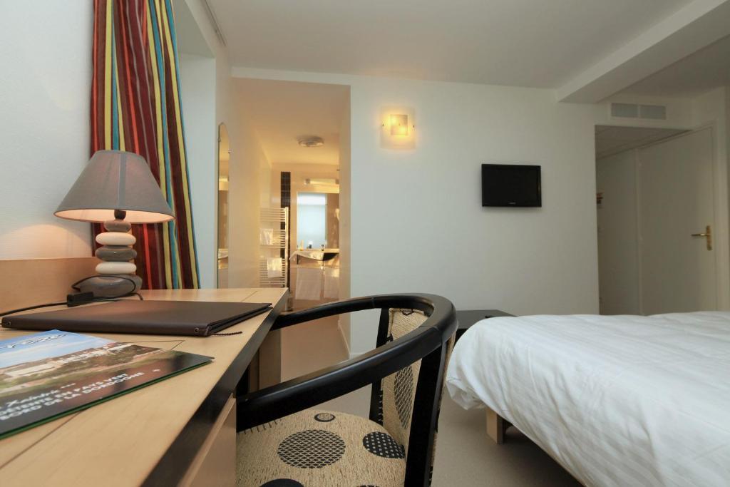 Logis Hotel Restaurant Auberge De La Xaintrie Saint-Privat  Ruang foto