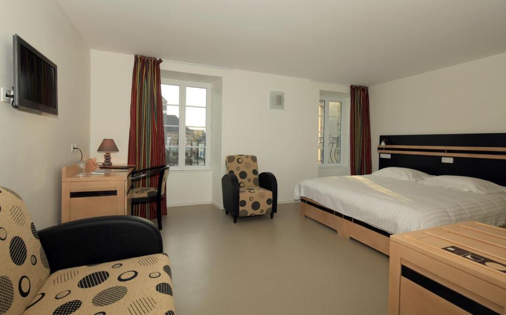 Logis Hotel Restaurant Auberge De La Xaintrie Saint-Privat  Ruang foto