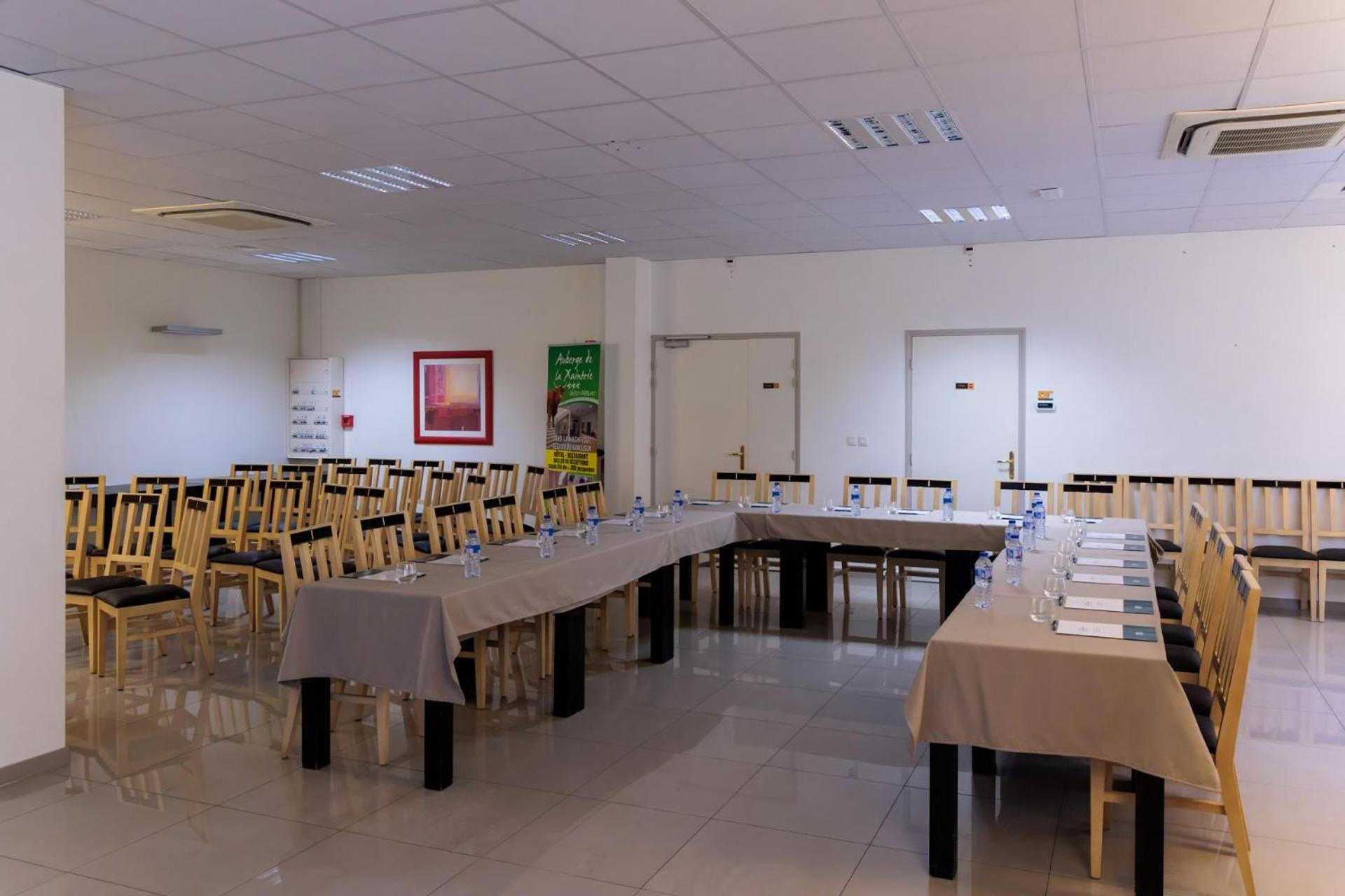 Logis Hotel Restaurant Auberge De La Xaintrie Saint-Privat  Bagian luar foto